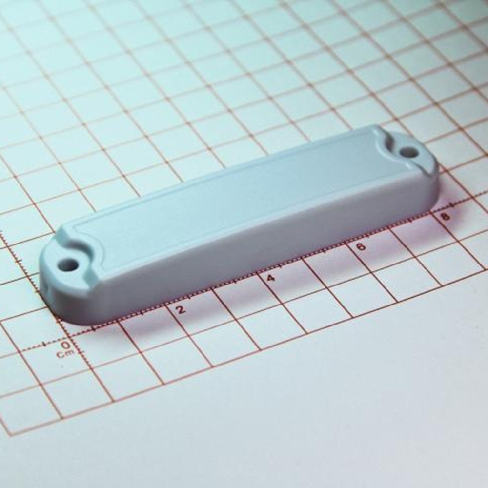 适用于坚固资产追踪的工业级超高频抗金属 RFID 标签 AT8520